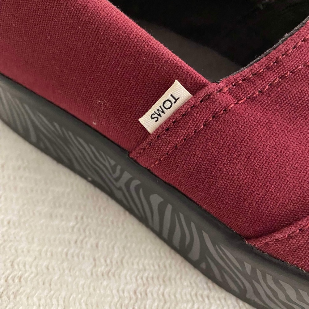 Like New Toms Slip On Sneakers - Picture 4 of 5